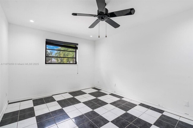 Building Photo - 20525 Highland Lakes Blvd