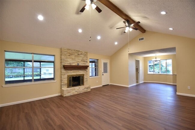 Building Photo - 2910 Colonial Dr