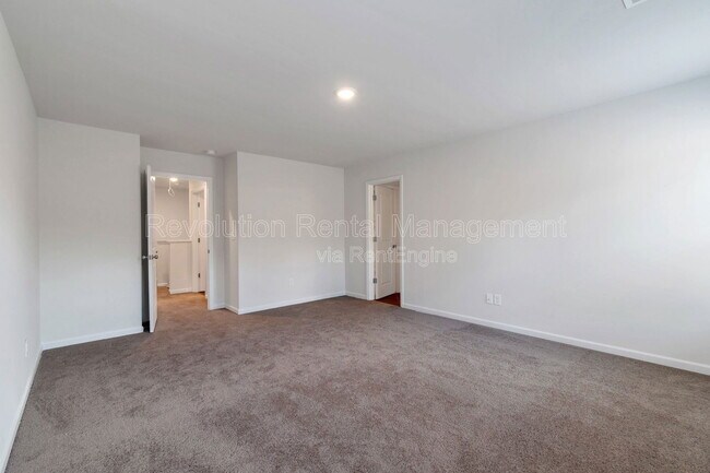 Building Photo - 101 Tumbling Waters Trl