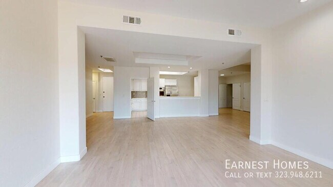 Building Photo - 4348 Mammoth Ave