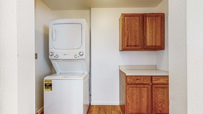 Building Photo - Charming 1 bedroom 1 bath Single Family home in Healdsburg! Water included!