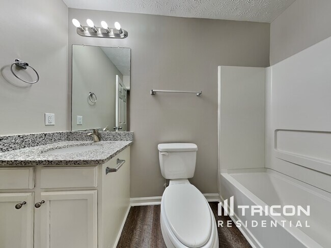 Building Photo - 4194 Riverbank Ct