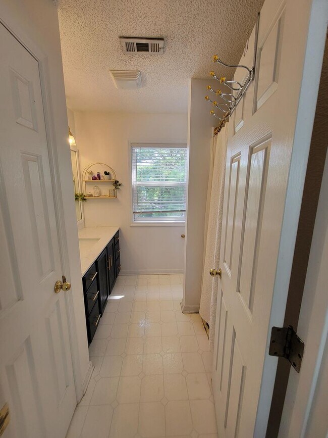 Building Photo - 118 Wyndward Ct