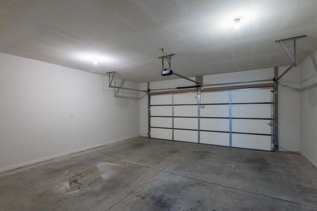 Building Photo - 2957 W Cardinal St