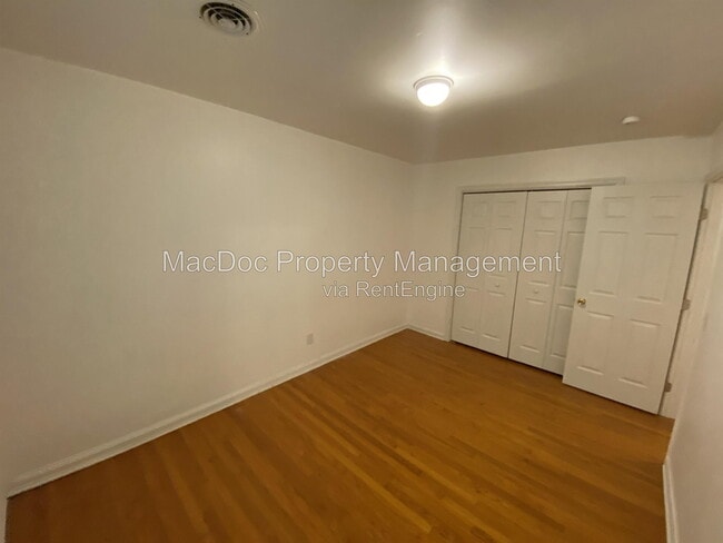 Building Photo - 431 Ridgemore St