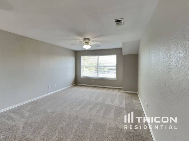 Building Photo - 523 Pinnacle Dr