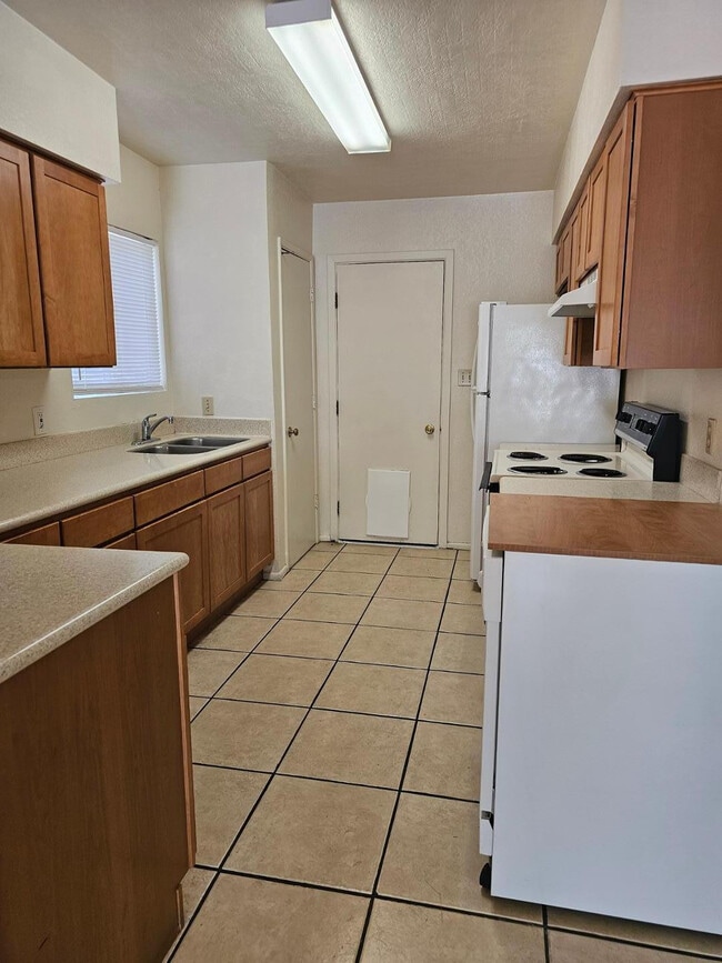 Building Photo - 1361 Plaza Merito