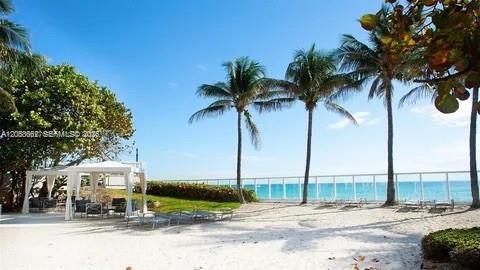 Building Photo - 3000 S Ocean Dr