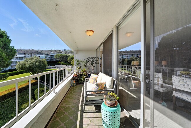 Building Photo - 32735 Seagate Dr