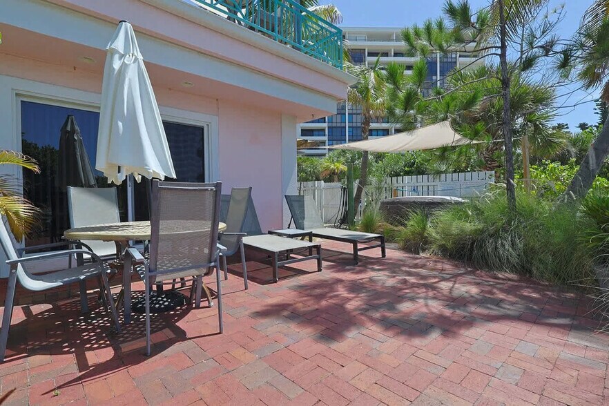 Building Photo - 153 Beach Rd