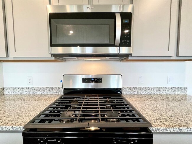 Building Photo - 590 Gladiola Lp
