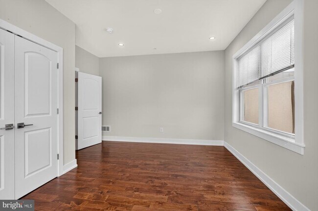 Building Photo - 1259 S 19th St