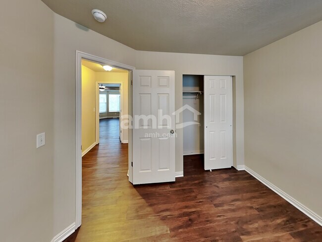 Building Photo - 917 Longleaf Dr