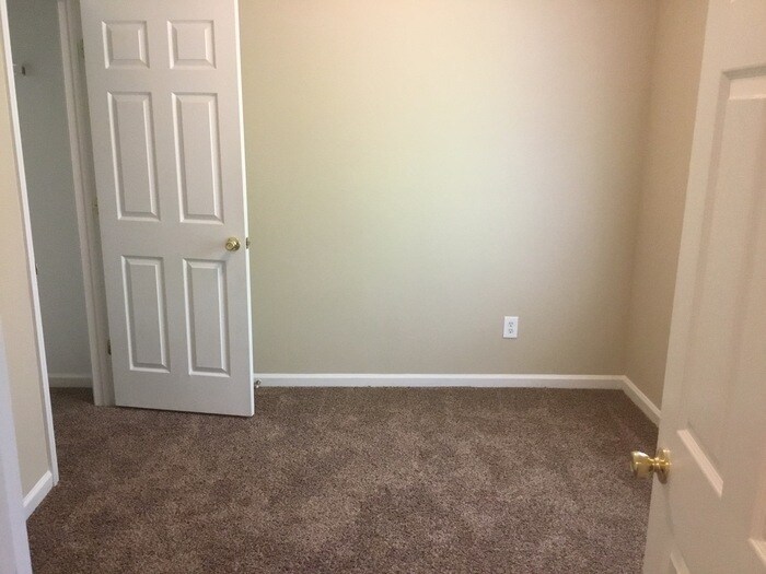 Building Photo - 1606 Allenbrook Dr