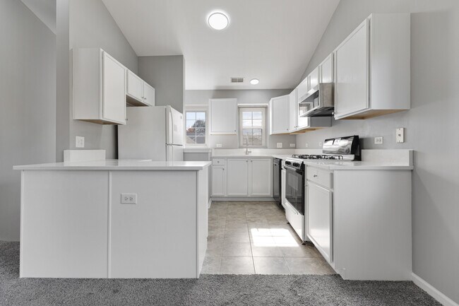 Building Photo - 2211 Waterleaf Ct