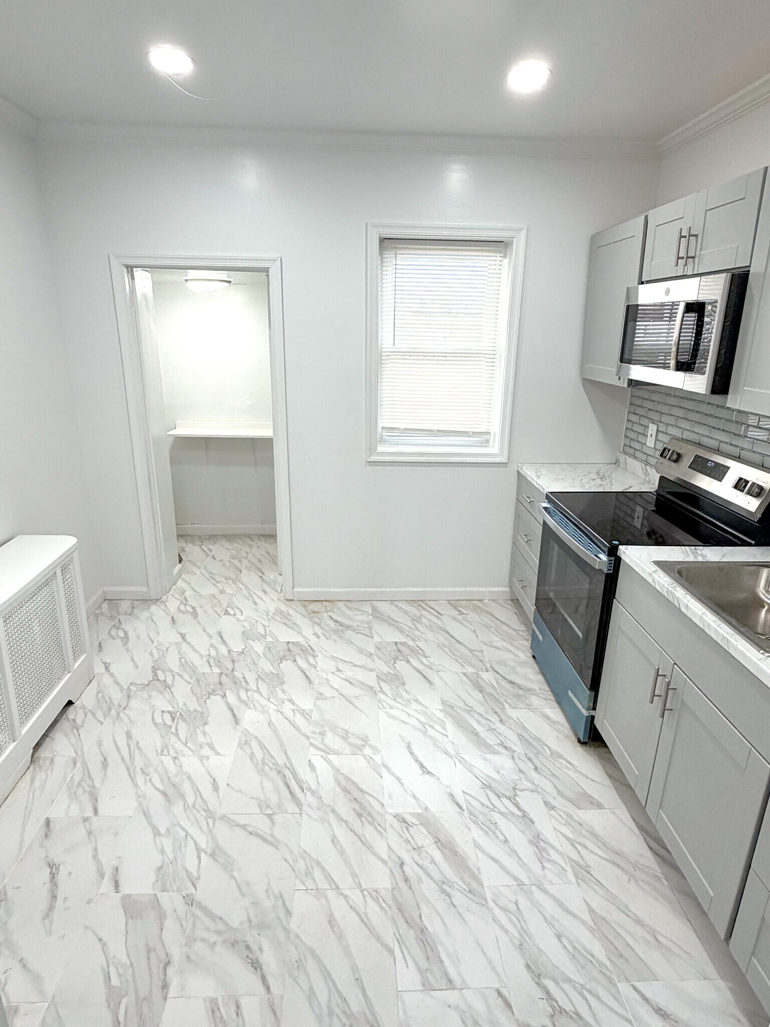 Building Photo - 2523 S 66th St