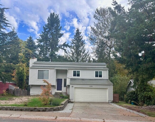 Primary Photo - 4 bedroom home - Fenced backyard