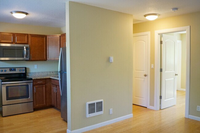 Building Photo - 1-Bed w/Beautiful Kitchen & Off-Street Par...
