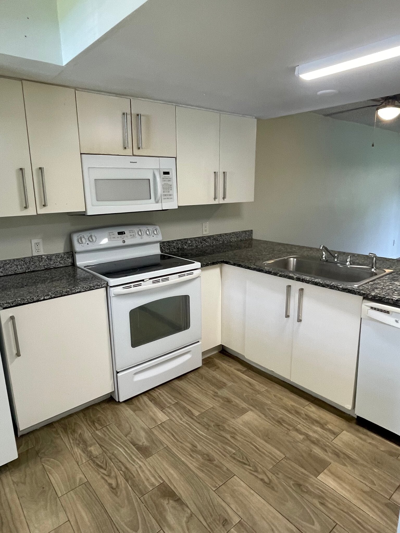 Building Photo - 6308 Newtown Cir