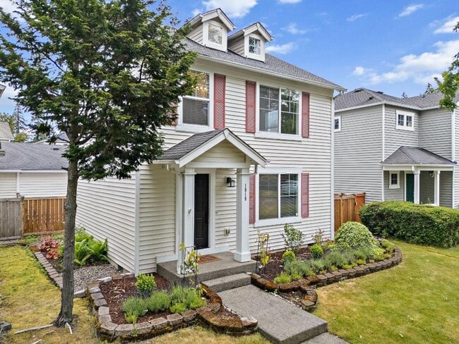 Building Photo - Cozy DuPont Home with Fenced Yard, 2-Car Garage & Minutes to JBLM!