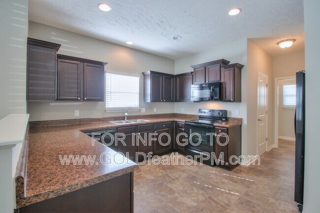 Building Photo - 3365 Tourmaline Dr