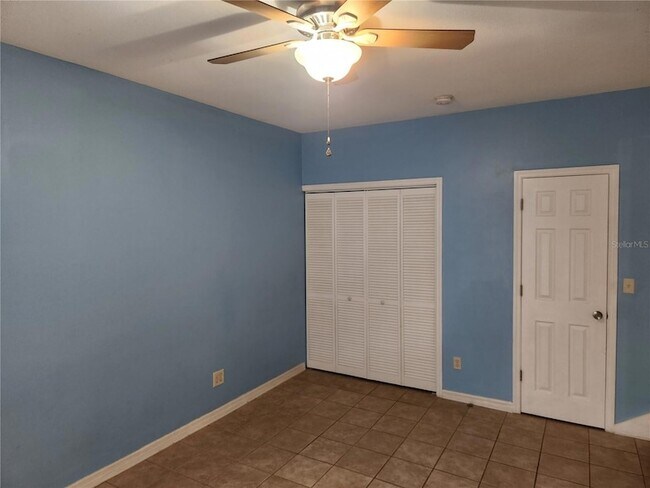 Building Photo - 1215 Skyview Blvd