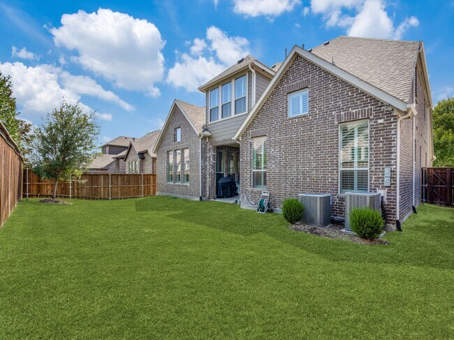 Building Photo - 905 Asbury Dr