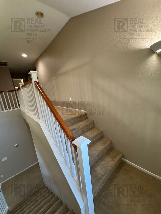 Building Photo - 756 Conlon Dr