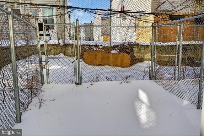 Building Photo - 6040 Market St