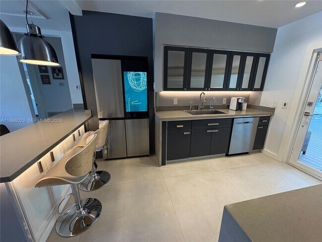 Building Photo - 1205 NE 17th Terrace