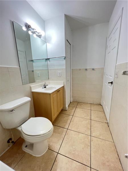 Building Photo - 2185 NW 16th Terrace