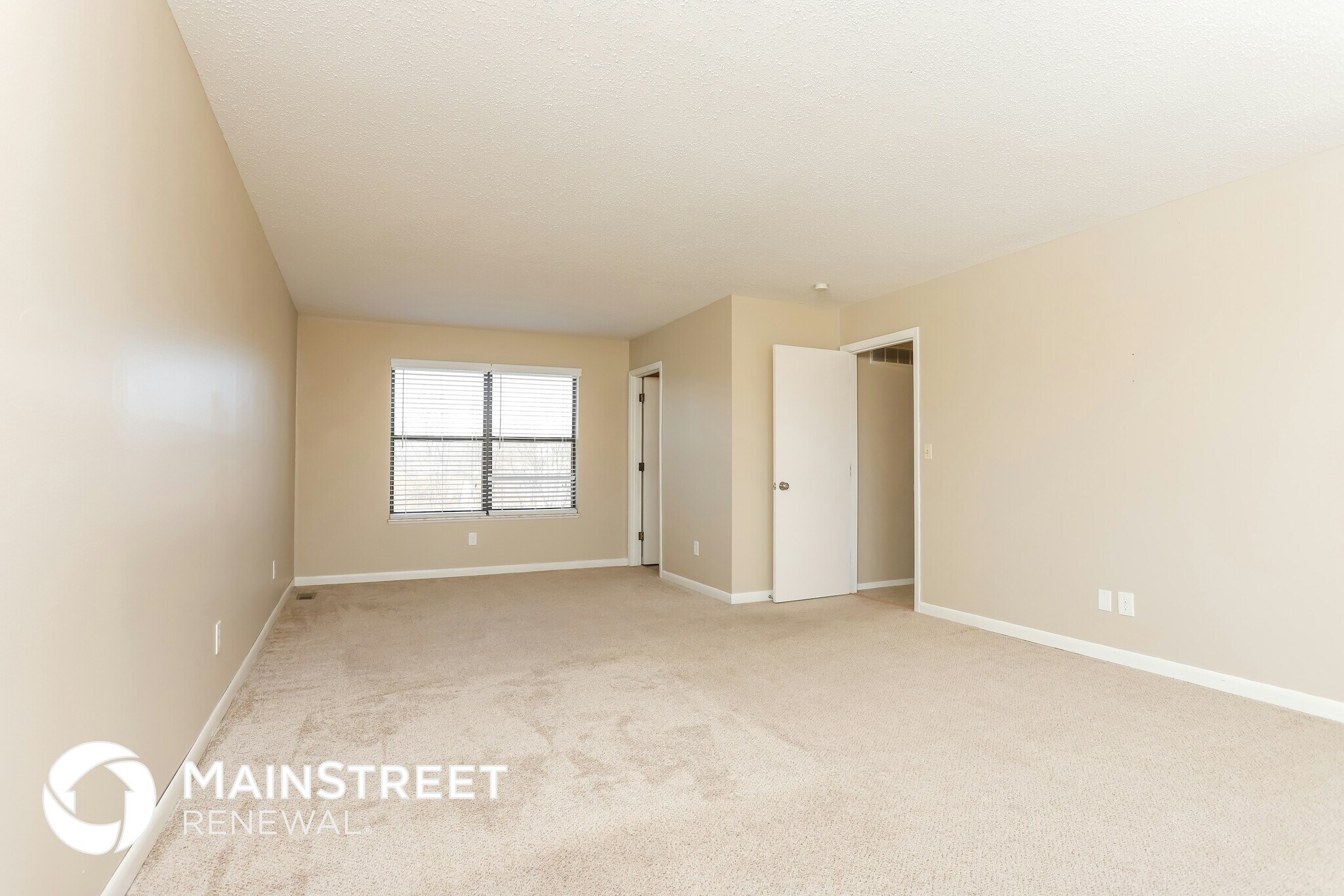 Building Photo - 721 Willow Wood Ct
