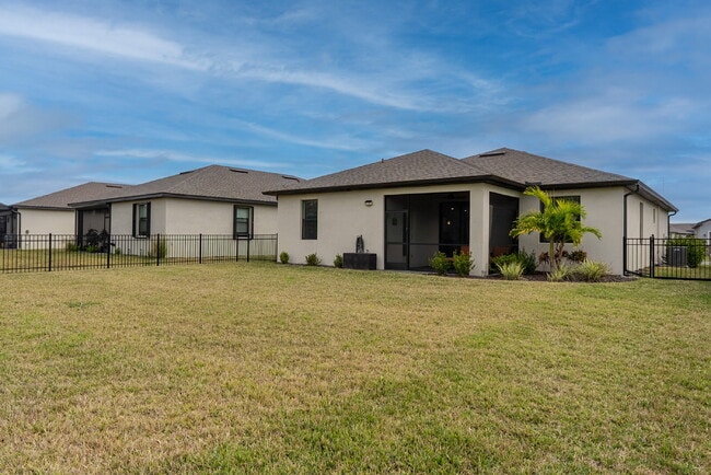 Building Photo - 3 Bedrooms | 2 Bathrooms | 2-Car Garage | Biscayne Landing – Gated Community