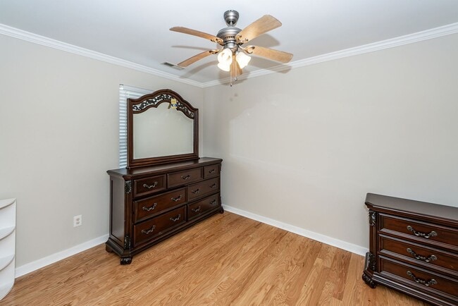 Building Photo - 2 Bedroom 1 Bath Condo in The Park at Rive...