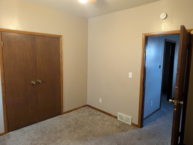 Building Photo - 2225 Poplar St