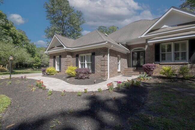 Building Photo - 133 Old Augusta Dr