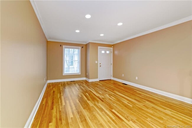 Building Photo - 85 Camp Ave