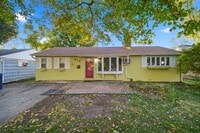 Building Photo - 212 N Knollwood Dr