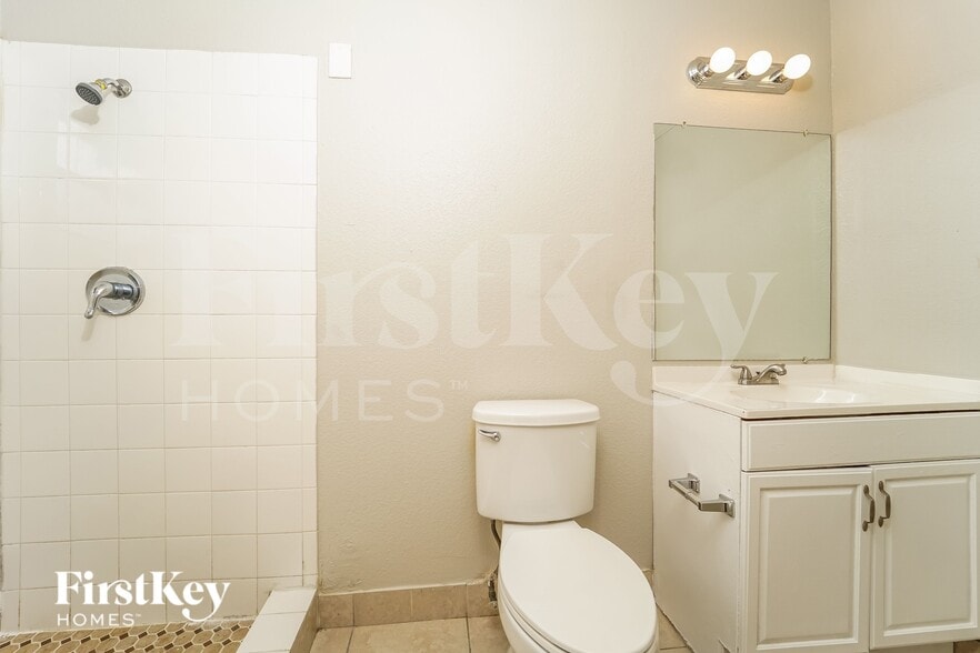 Building Photo - 1941 SW 38th Ave