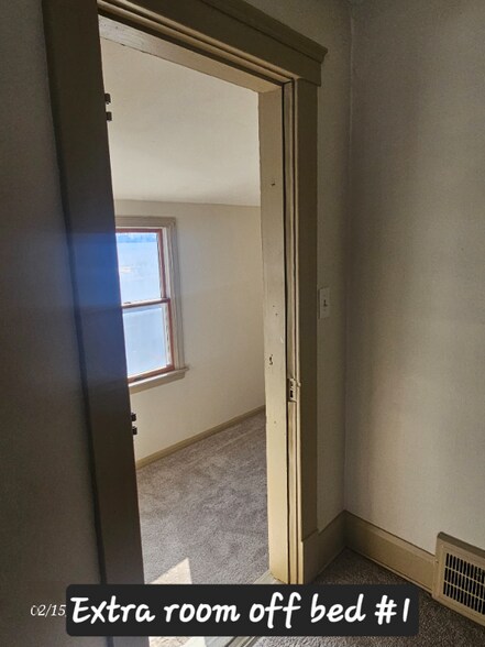 Building Photo - 205 Clark St