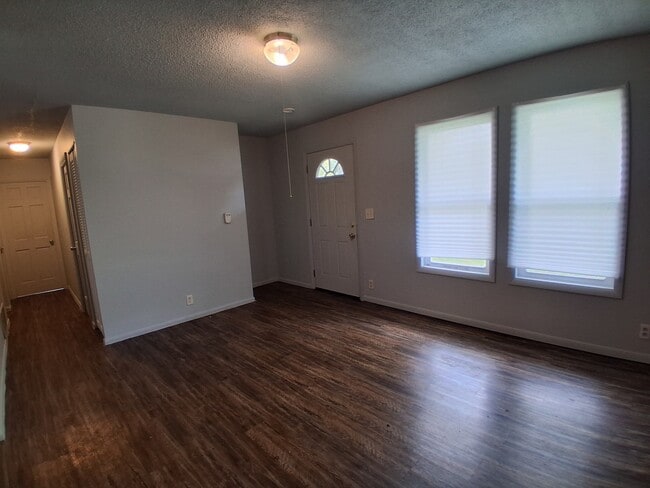 Building Photo - 1009 Glenwood-