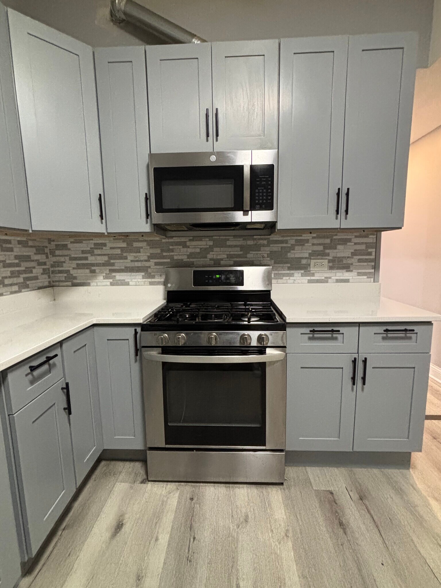 Kitchen - 3130 W Arthington St