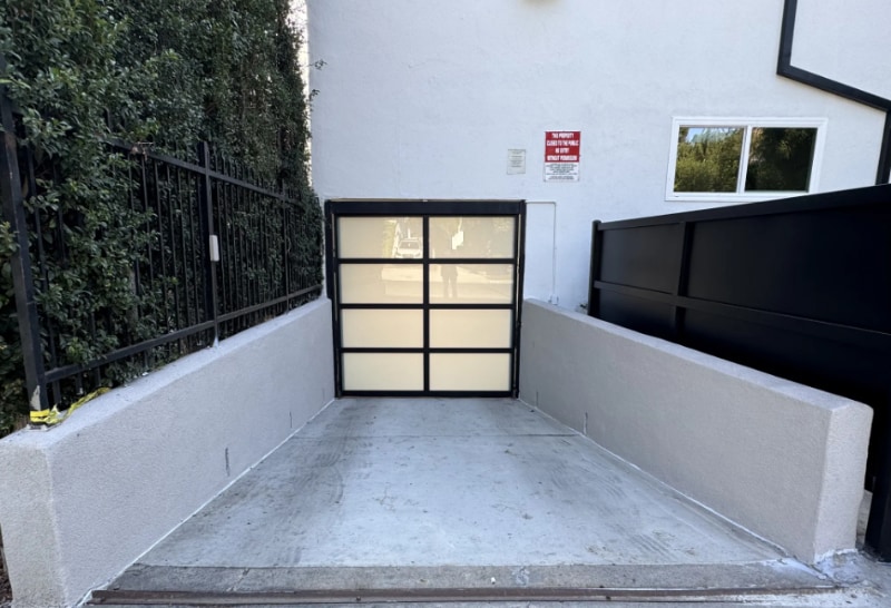 Building Photo - 7730 Lexington Ave