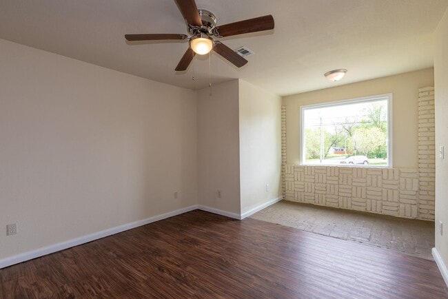 Building Photo - 3 Bed | 2 Bath in Coweta!