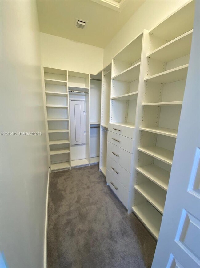 Building Photo - 8175 NW 104th Ave