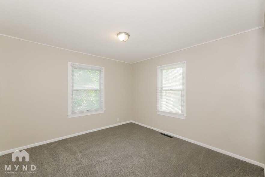 Building Photo - 2021 N Drexel Ave