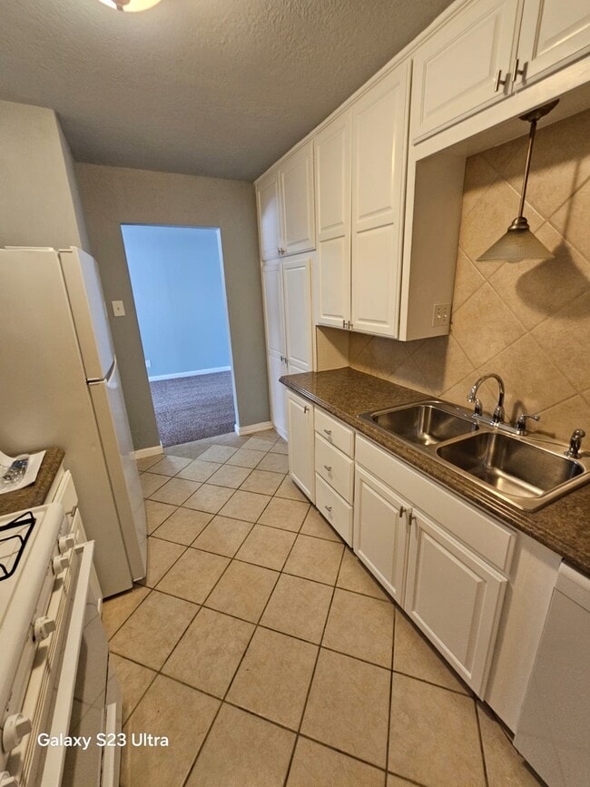 Building Photo - 908 NW 20th St