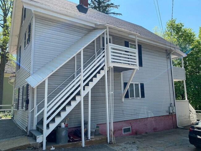Building Photo - 22 W High St