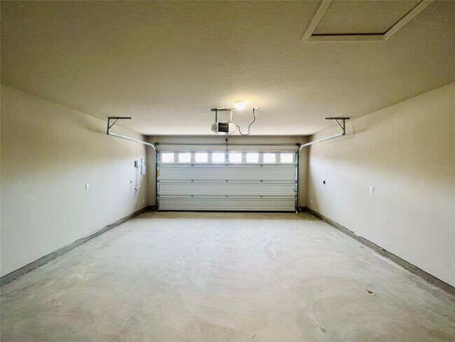 Building Photo - 170 Living Reef Dr