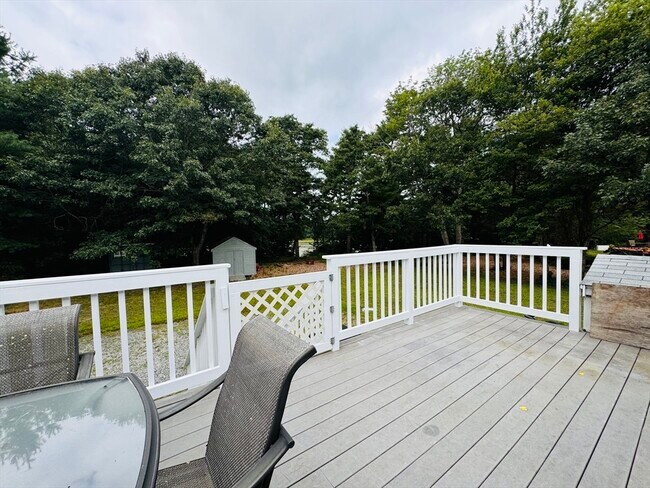 Building Photo - 18 Weaver St